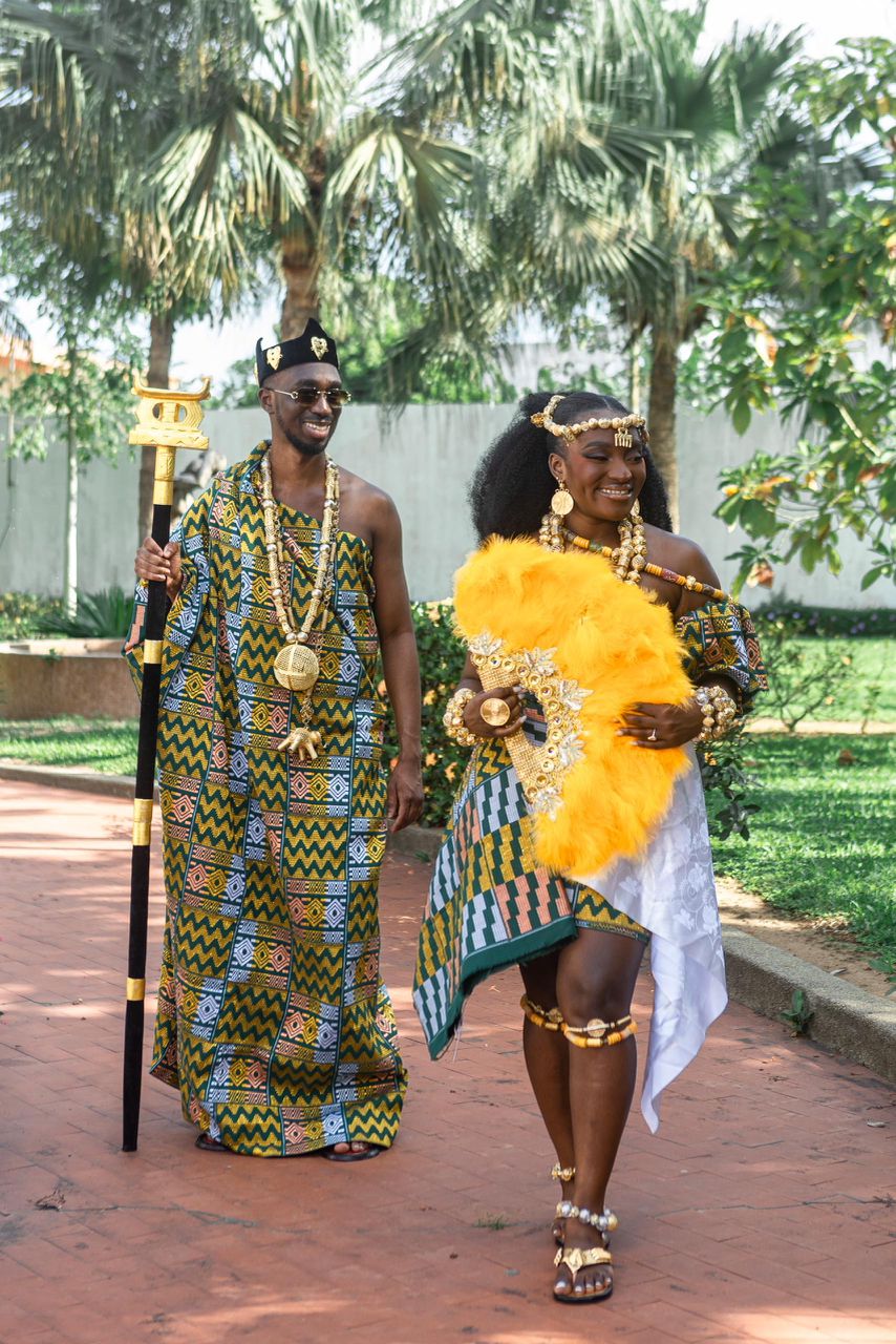 Natasha et Cédric en tenue traditionnelle